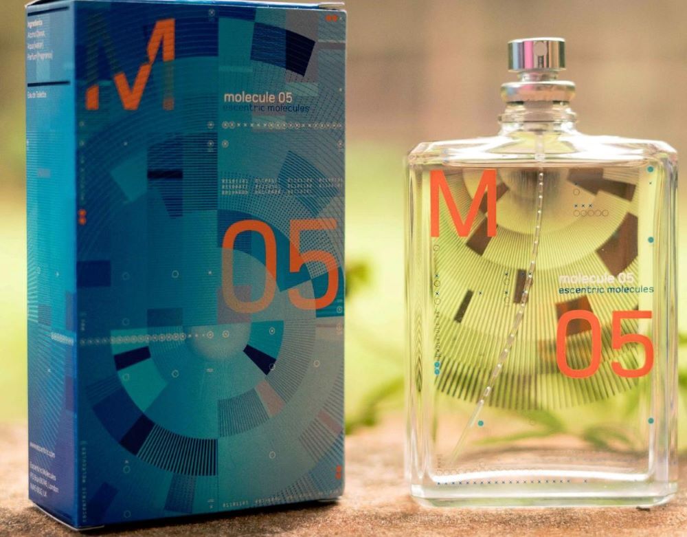 عطر ادوتویلت یونیسکس اسنتریک مولکول مدل مولکول 5 با رایحه گرم و ملایم
