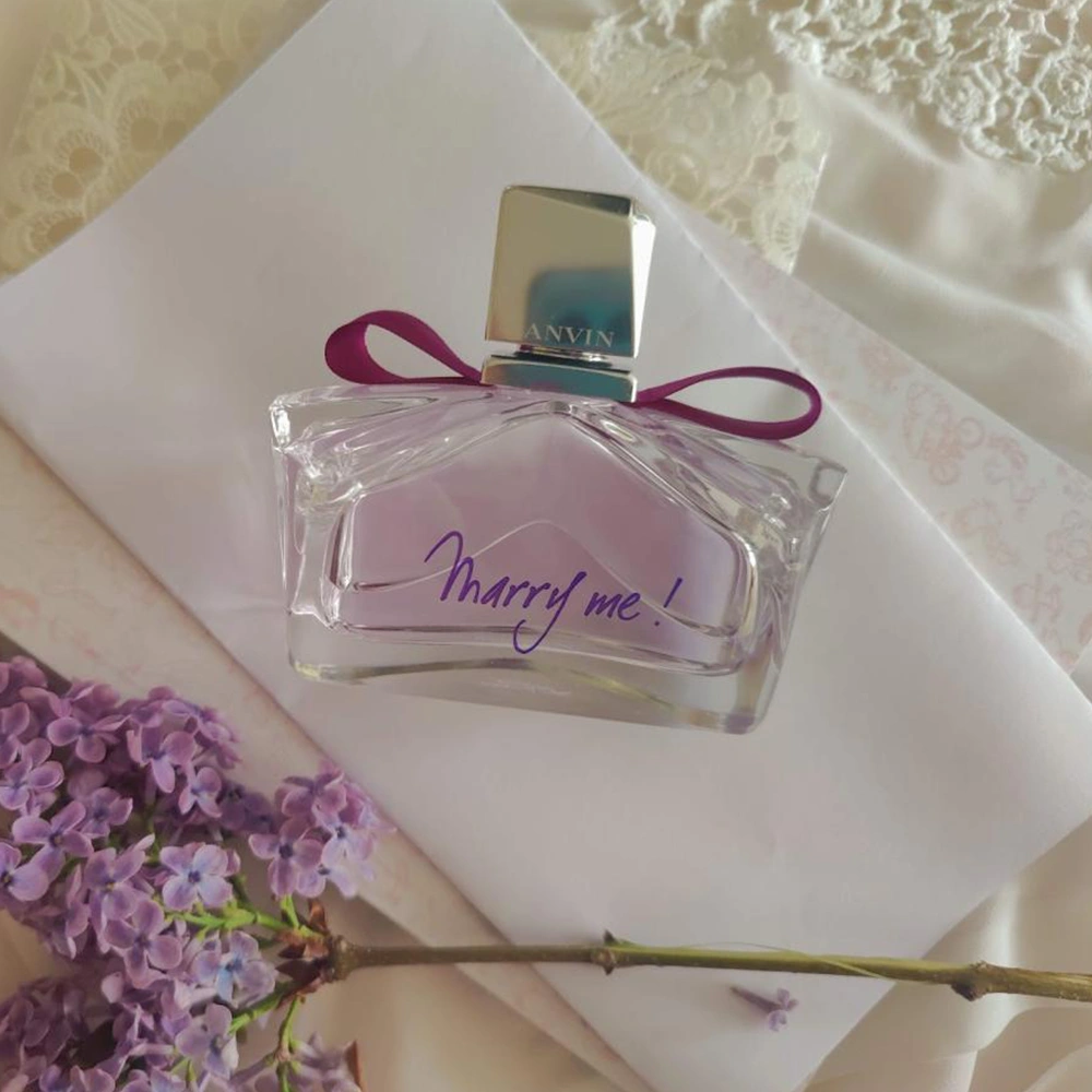 عطر ادوپرفیوم زنانه لانوین مدل مری می با رایحه خنک و شیرین