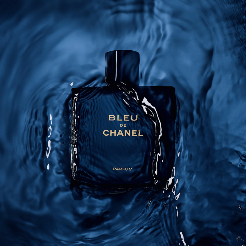 عطر پرفیوم مردانه شنل مدل بلو شنل با رایحه معتدل و گرم