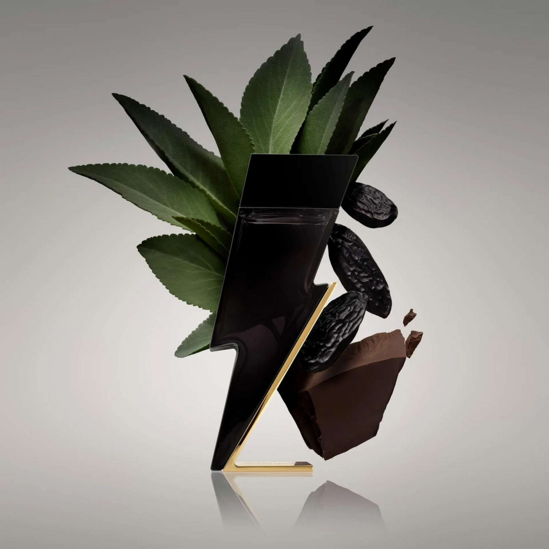 عطر ادوتویلت مردانه کارولینا هررا مدل بد بوی با رایحه گرم و شیرین
