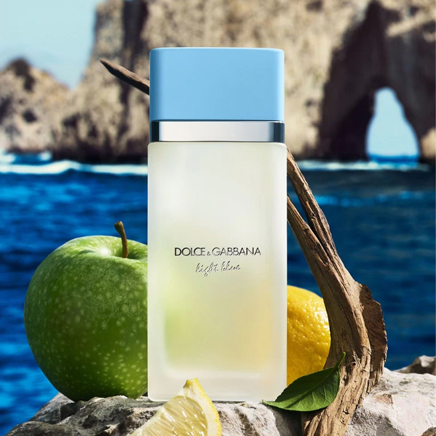 عطر ادوتویلت زنانه دولچه گابانا مدل لایت بلو با رایحه خنک و ملایم