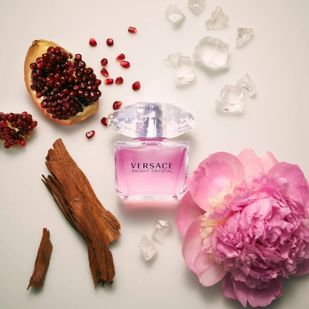 عطر ادوتویلت زنانه ورساچه مدل برایت کریستال با رایحه خنک و شیرین